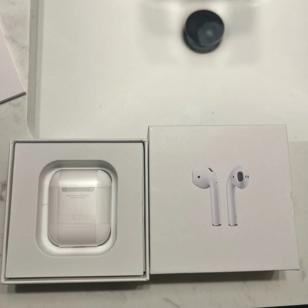 Apple Wireless Earbuds with Charging Case - White